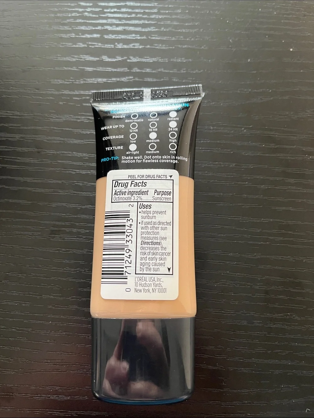 (NWT) L'Oreal Infallible Pro-Glow Foundation - Creamy Natural (Beige)